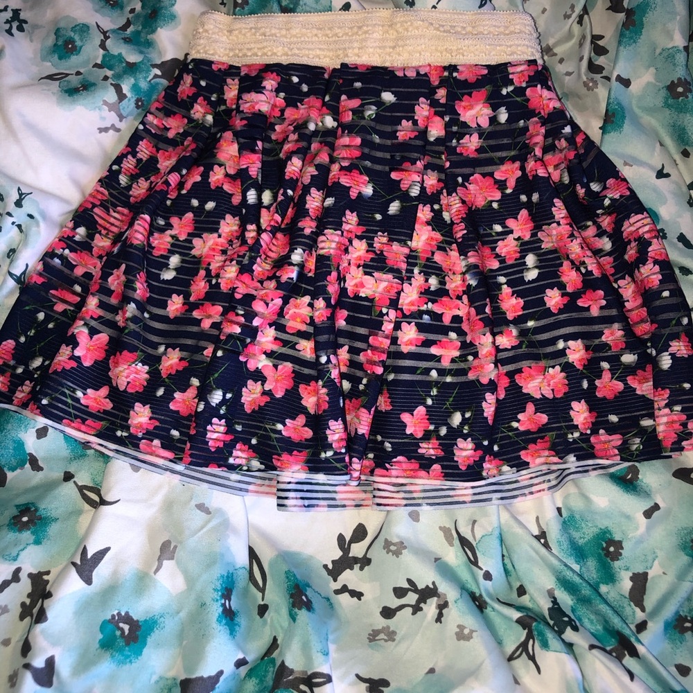 emma & elsa detailed skirt
